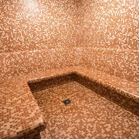 Aparthotel Orbilux 3*